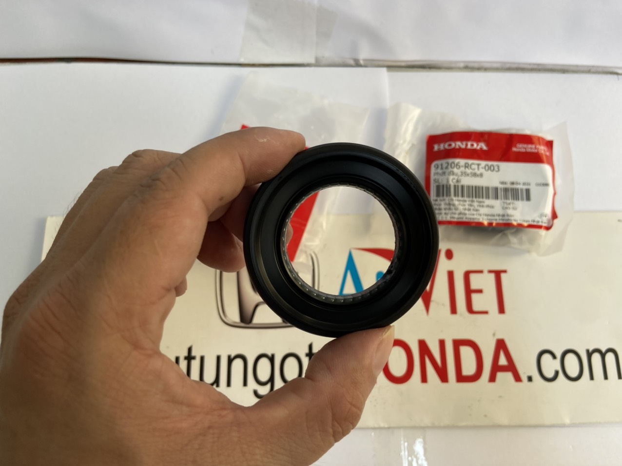 Phớt láp xe Honda City 